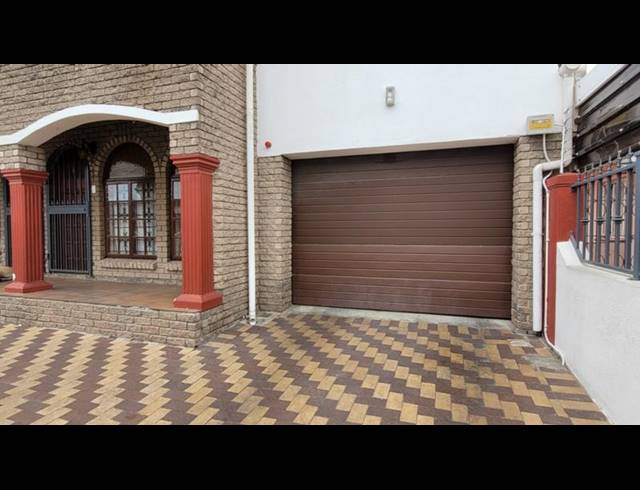 6 BEDROOM HOUSE FOR SALE IN RYLANDS